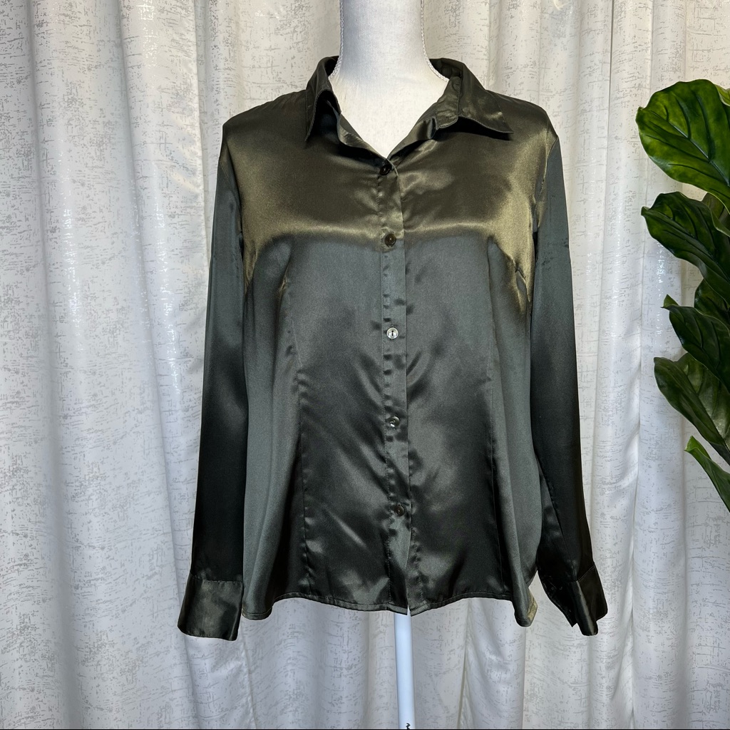 Jaclyn Smith Button Down